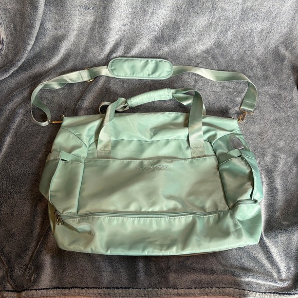 Young Living Essential Oils Green‎ Duffle Bag Travel Gym USB Port - Picture 4 of 15